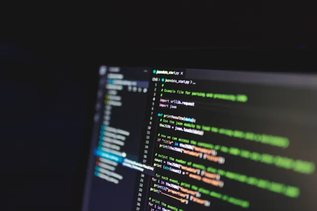 Quellcode einer Softwareanwendung auf einem Bildschirm